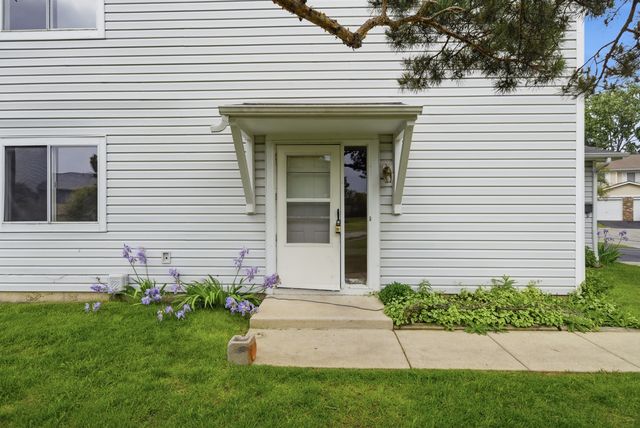 527 ALTON Court, Carol Stream, IL 60188