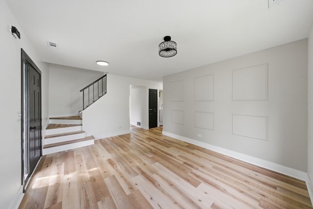 527 ALTON Court, Carol Stream, IL 60188