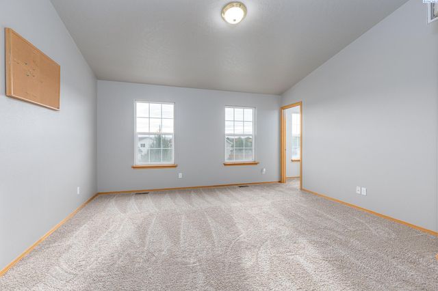 9703 Balflour Drive, Pasco, WA 99301