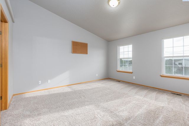 9703 Balflour Drive, Pasco, WA 99301