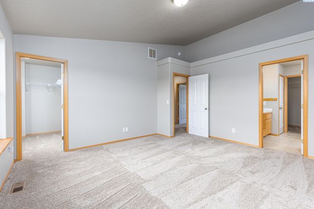 9703 Balflour Drive, Pasco, WA 99301
