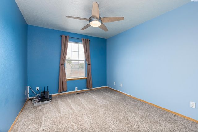 9703 Balflour Drive, Pasco, WA 99301