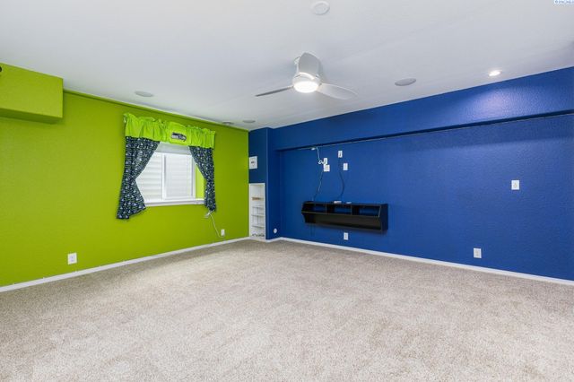 9703 Balflour Drive, Pasco, WA 99301