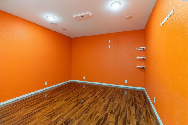 9703 Balflour Drive, Pasco, WA 99301