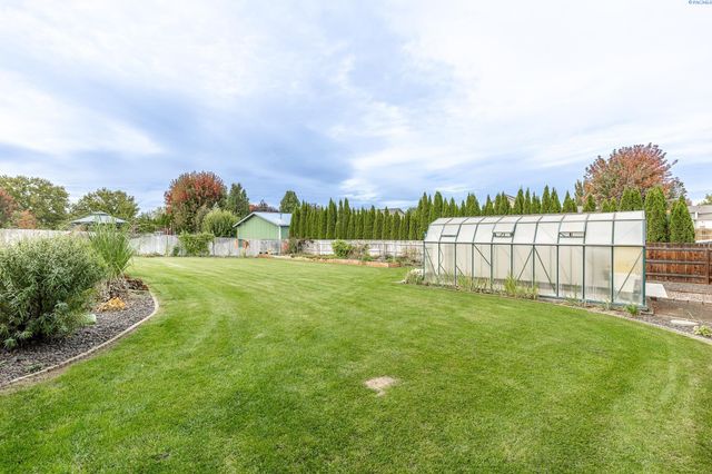 9703 Balflour Drive, Pasco, WA 99301