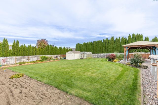 9703 Balflour Drive, Pasco, WA 99301