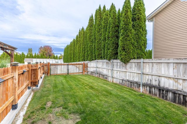 9703 Balflour Drive, Pasco, WA 99301