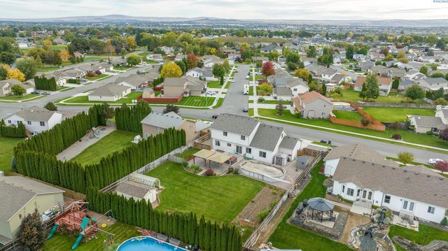 9703 Balflour Drive, Pasco, WA 99301