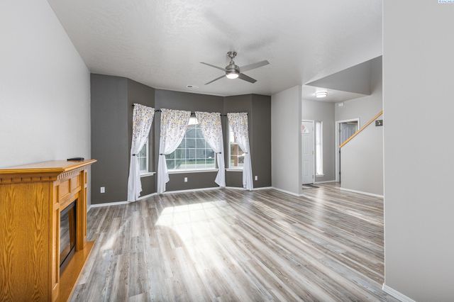 9703 Balflour Drive, Pasco, WA 99301