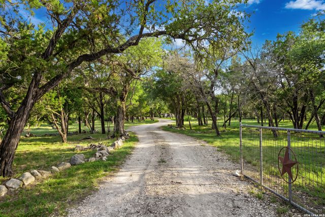 711 Wild Turkey Run, New Braunfels, TX 78132