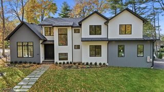 121 Engle St, Cresskill Boro, NJ 07626