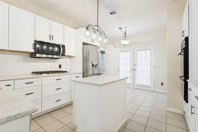 2123 Daniel Way, Carrollton, TX 75006