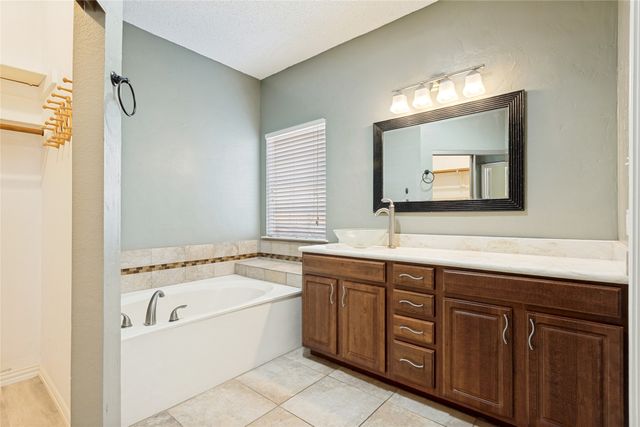2123 Daniel Way, Carrollton, TX 75006