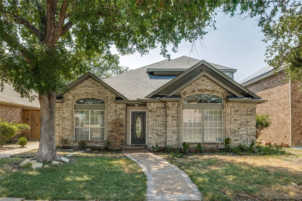 2123 Daniel Way, Carrollton, TX 75006