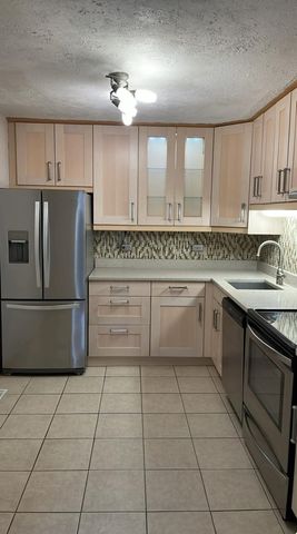 1015 Casa Drive, Schaumburg, IL 60173
