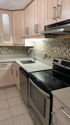 1015 Casa Drive, Schaumburg, IL 60173