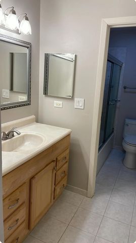 1015 Casa Drive, Schaumburg, IL 60173
