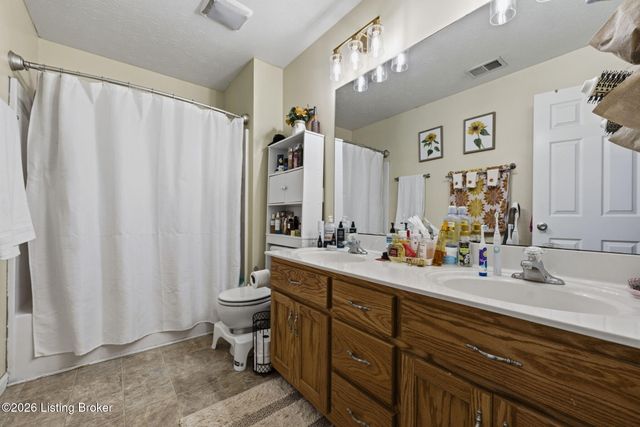 211 Southern Lake Dr, Elizabethtown, KY 42701