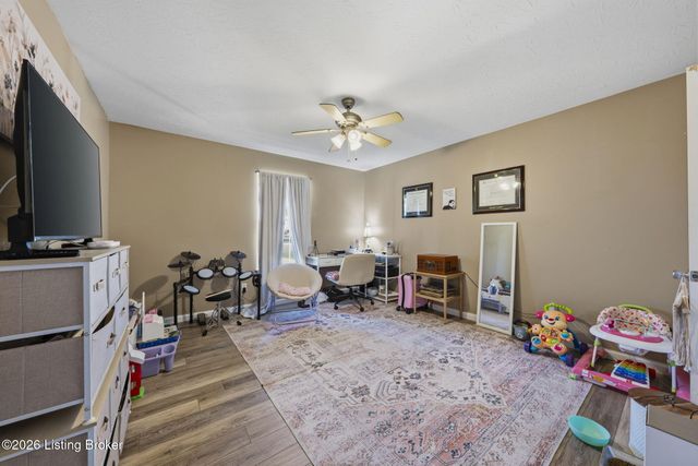 211 Southern Lake Dr, Elizabethtown, KY 42701