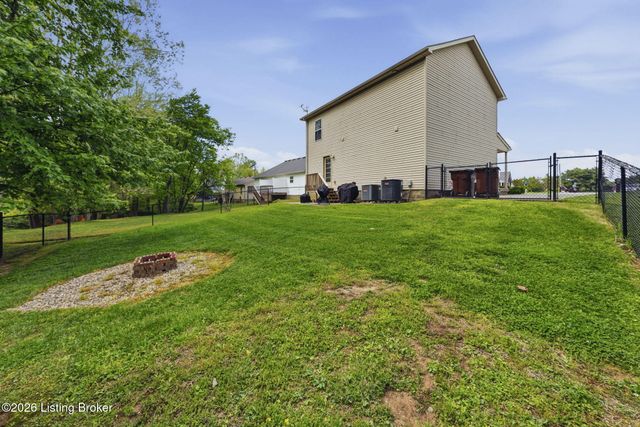 211 Southern Lake Dr, Elizabethtown, KY 42701