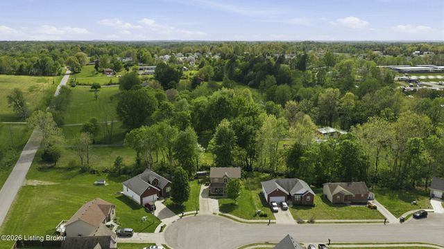 211 Southern Lake Dr, Elizabethtown, KY 42701