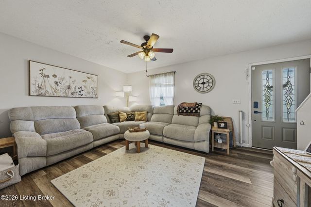 211 Southern Lake Dr, Elizabethtown, KY 42701