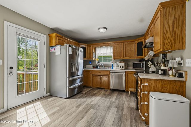 211 Southern Lake Dr, Elizabethtown, KY 42701
