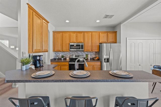 8540 SOUTHERN CHARM CIRCLE, Brooksville, FL 34613