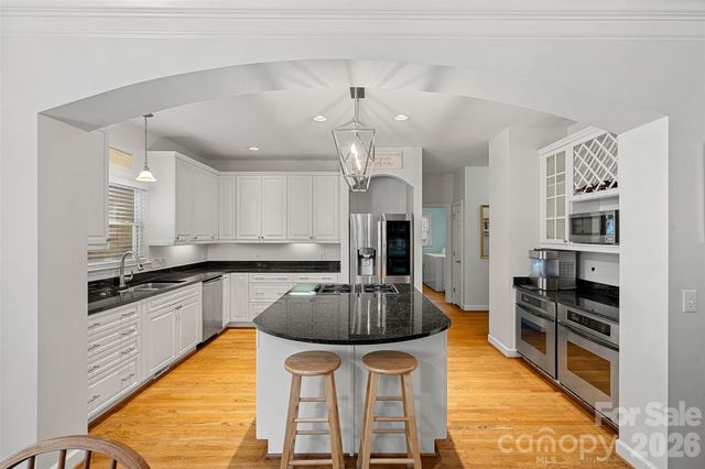 6424 Creola Road, Charlotte, NC 28226
