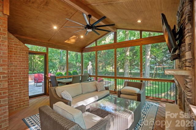 6424 Creola Road, Charlotte, NC 28226