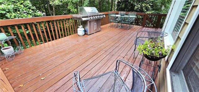 409 Misty Ridge Way, Woodstock, GA 30189