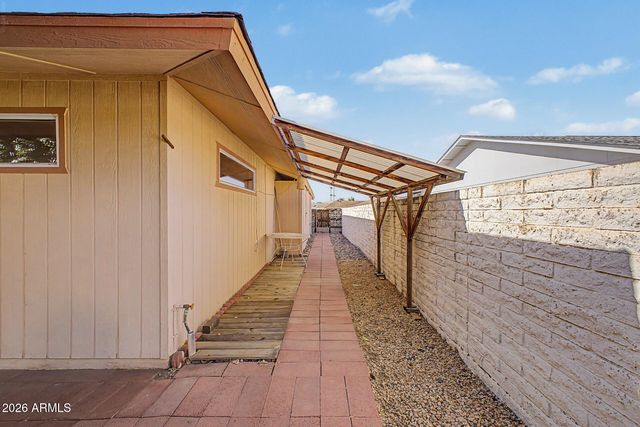 9855 W WRANGLER Drive, Sun City, AZ 85373