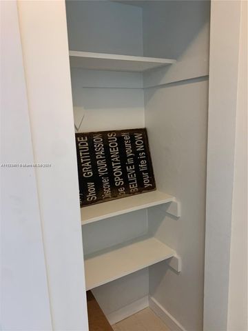 947 Lenox Ave 204, Miami Beach, FL 33139