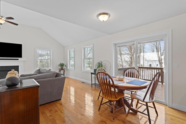 9 Maple Avenue, Goffstown, NH 03045