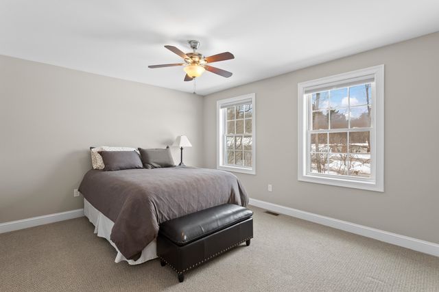 9 Maple Avenue, Goffstown, NH 03045