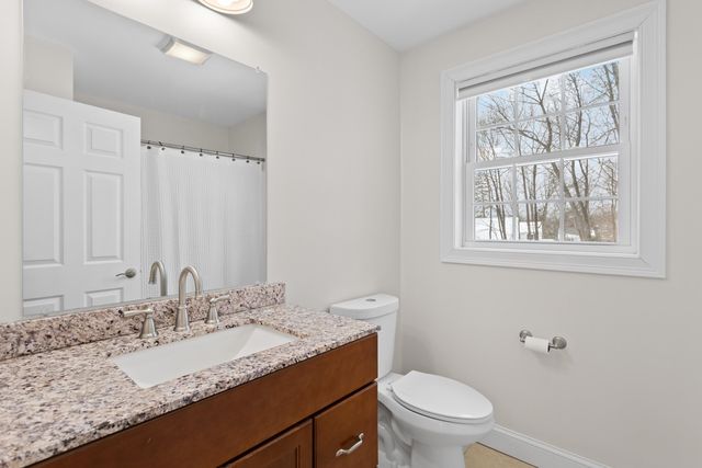 9 Maple Avenue, Goffstown, NH 03045