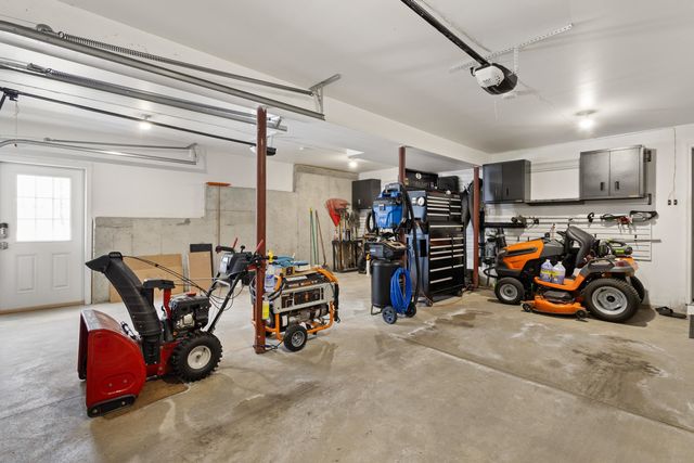 9 Maple Avenue, Goffstown, NH 03045