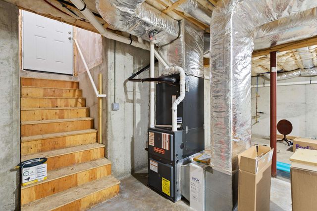 9 Maple Avenue, Goffstown, NH 03045