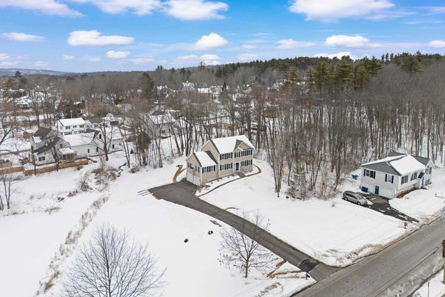 9 Maple Avenue, Goffstown, NH 03045