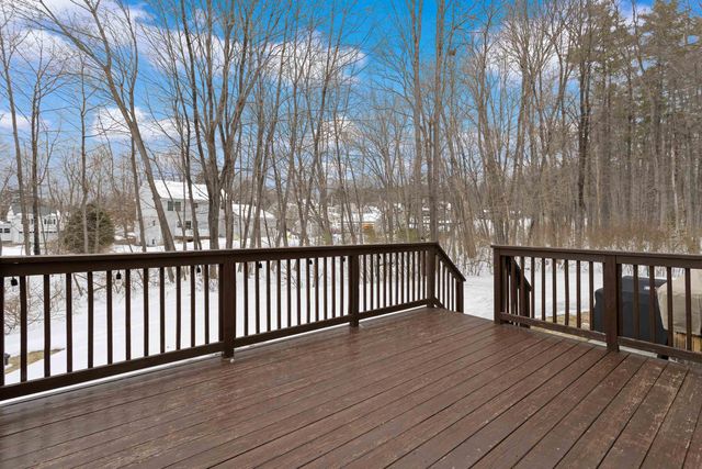 9 Maple Avenue, Goffstown, NH 03045