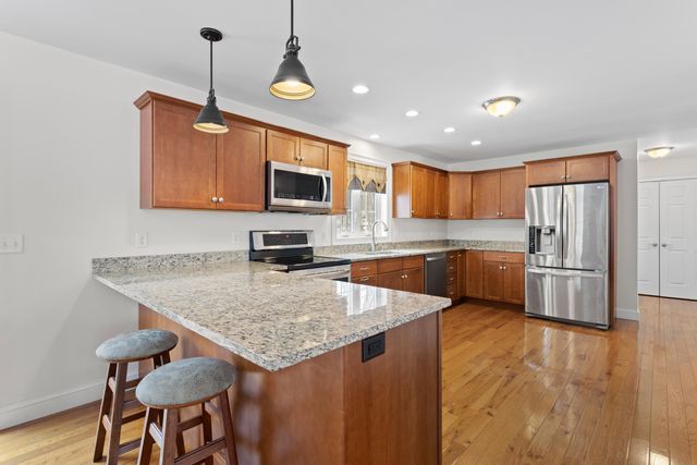 9 Maple Avenue, Goffstown, NH 03045