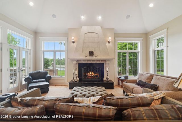 2 Locust Lane, Lansing, MI 48911