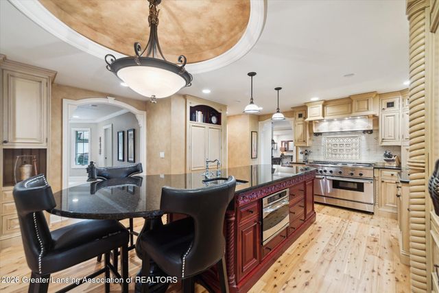 2 Locust Lane, Lansing, MI 48911