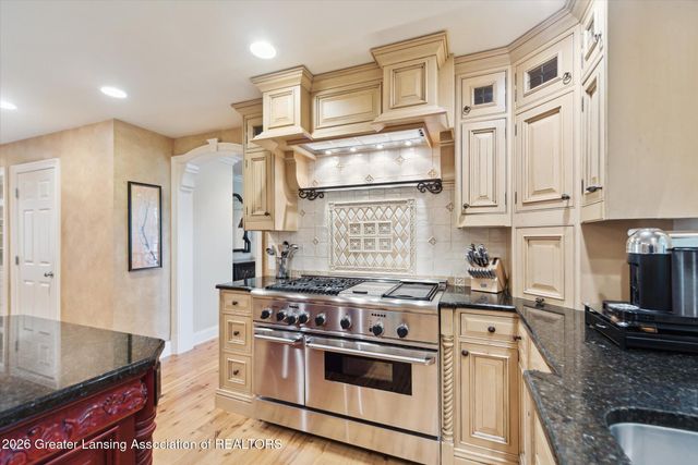 2 Locust Lane, Lansing, MI 48911