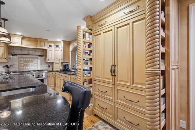 2 Locust Lane, Lansing, MI 48911