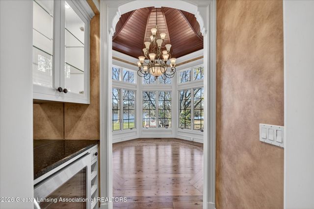 2 Locust Lane, Lansing, MI 48911