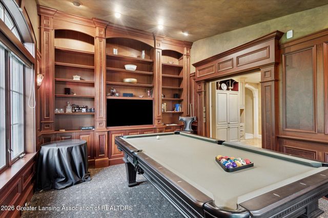 2 Locust Lane, Lansing, MI 48911