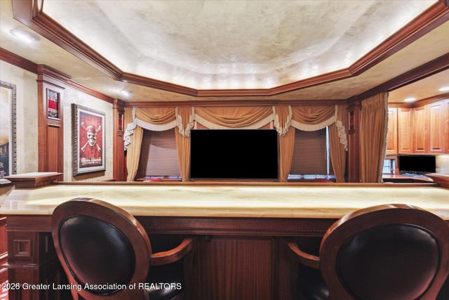 2 Locust Lane, Lansing, MI 48911