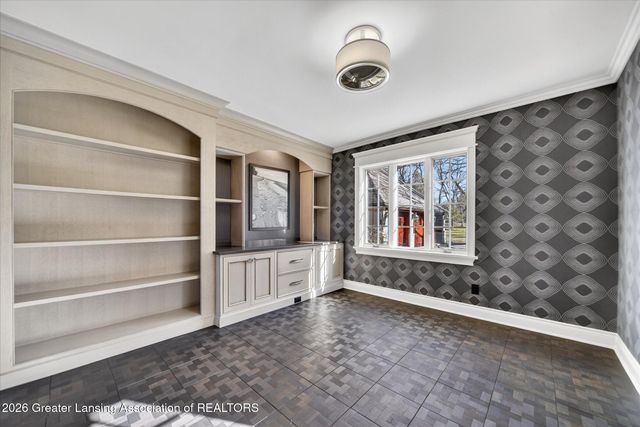 2 Locust Lane, Lansing, MI 48911