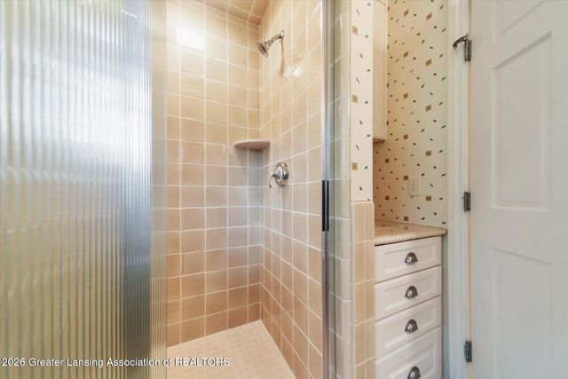 2 Locust Lane, Lansing, MI 48911